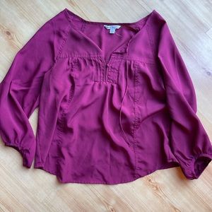 American Eagle maroon top